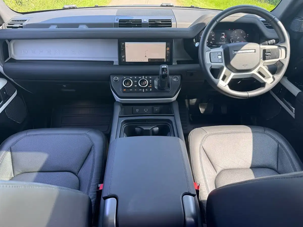2023-land-rover-110-defender-30-d250-xs-edition-big-9