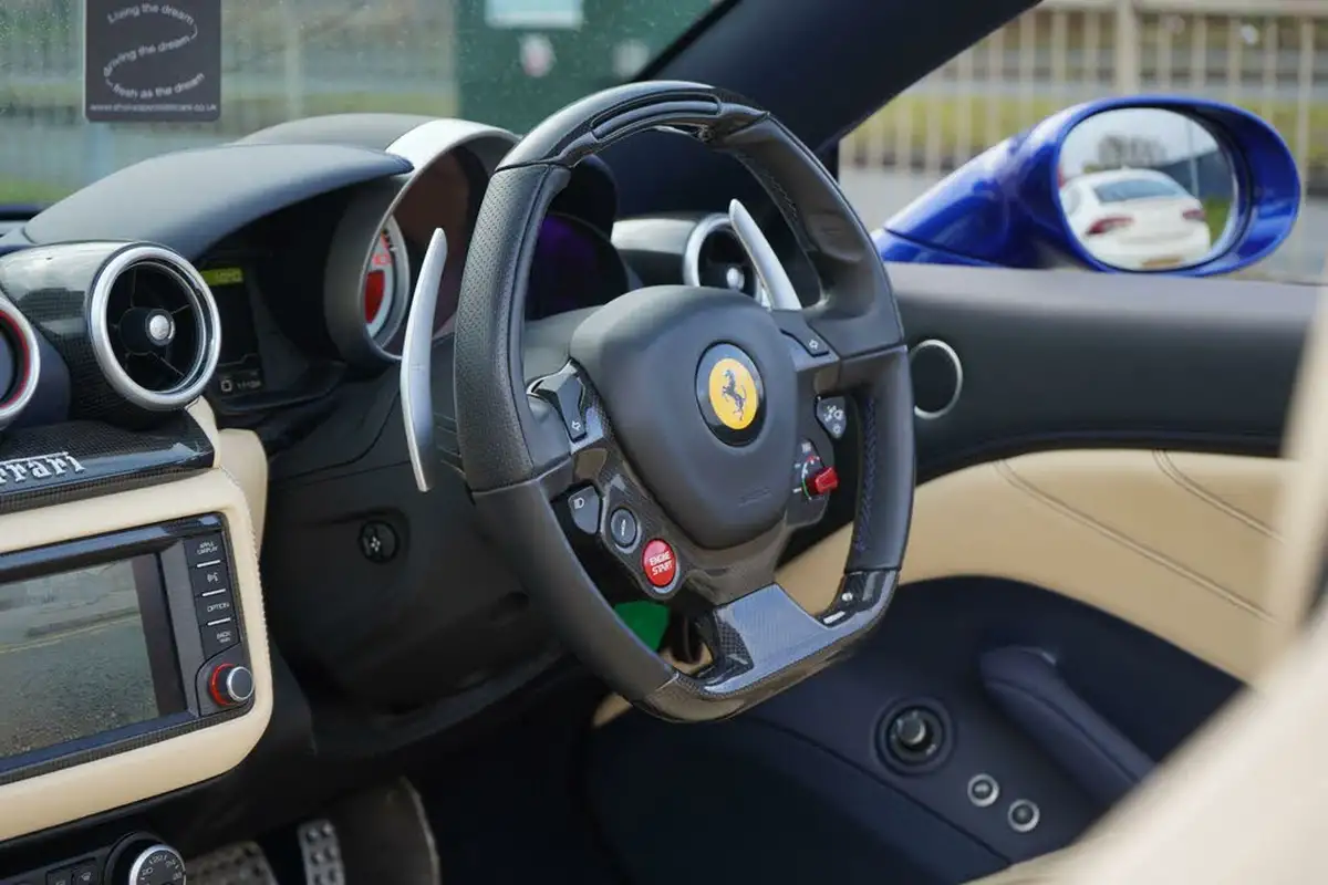2017-ferrari-california-39-t-big-16