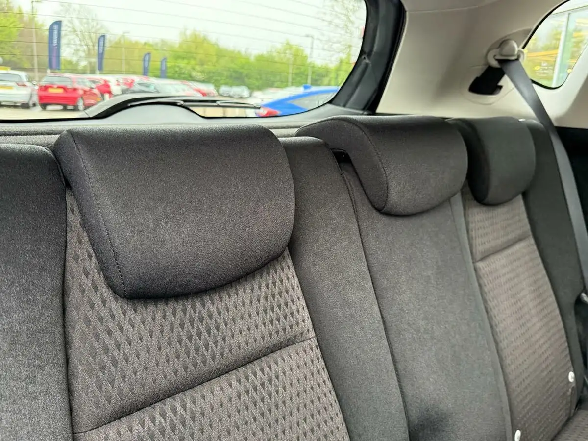 2019-honda-jazz-13-i-vtec-ex-navi-cvt-big-74