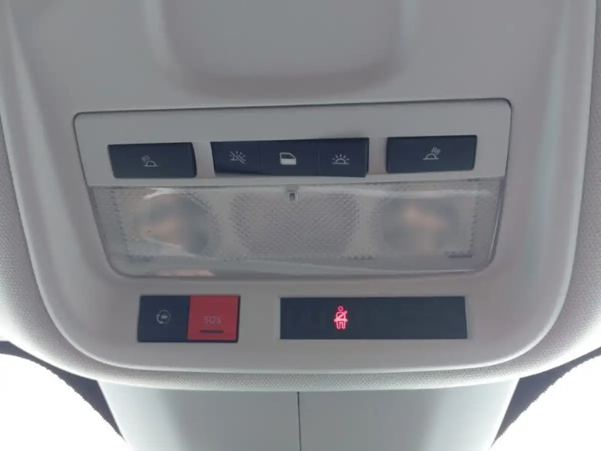2023-vauxhall-grandland-16-gse-big-17
