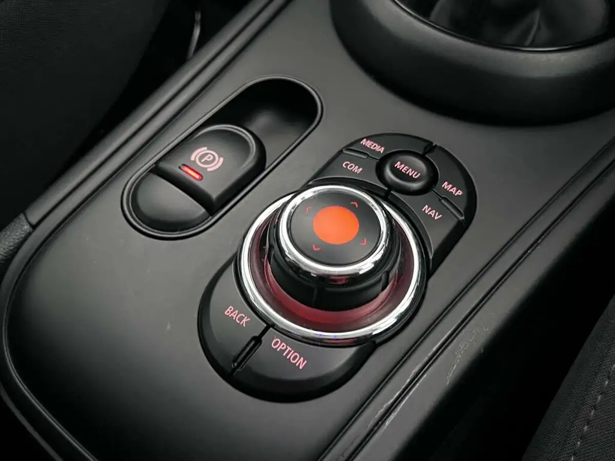 2019-mini-countryman-20-cooper-s-classic-auto-big-32