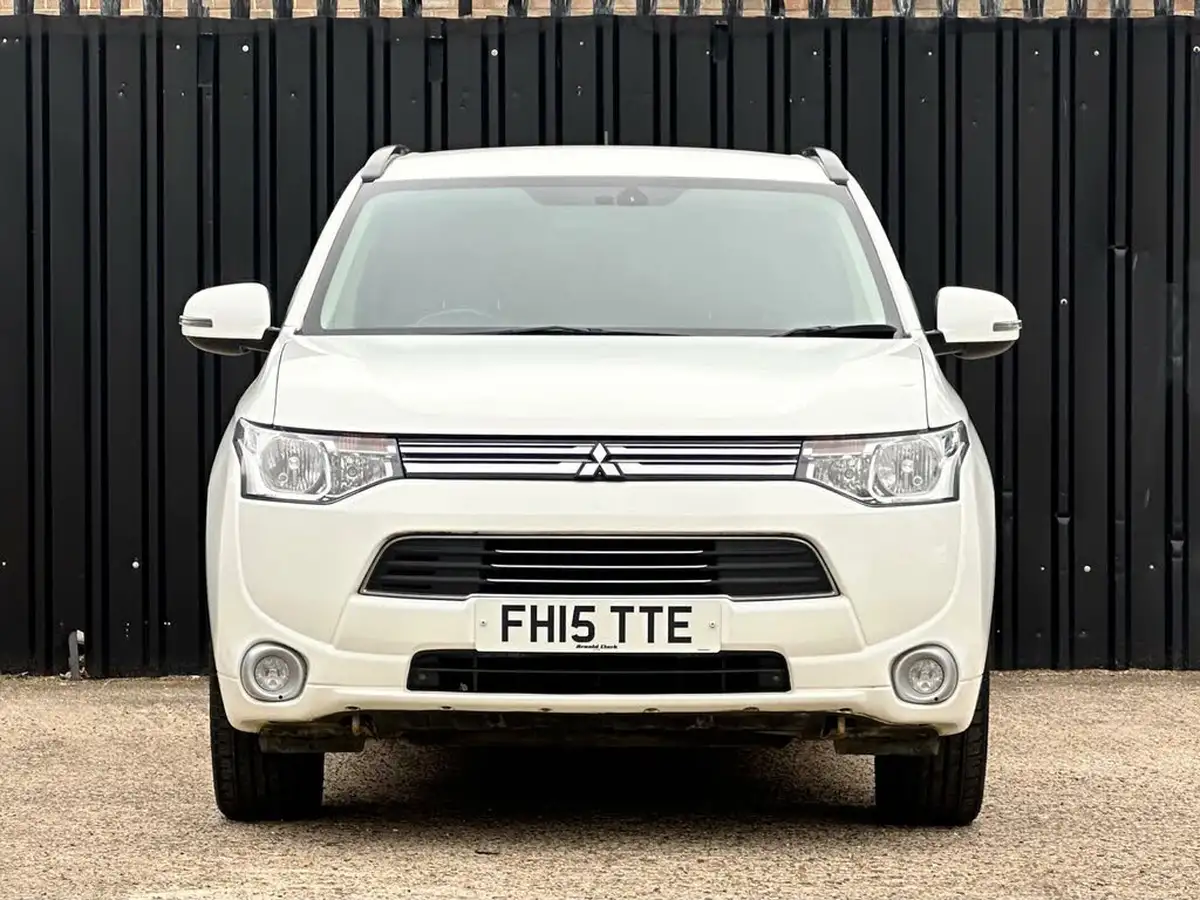 2015-mitsubishi-outlander-20-gx3h-phev-5st-big-2