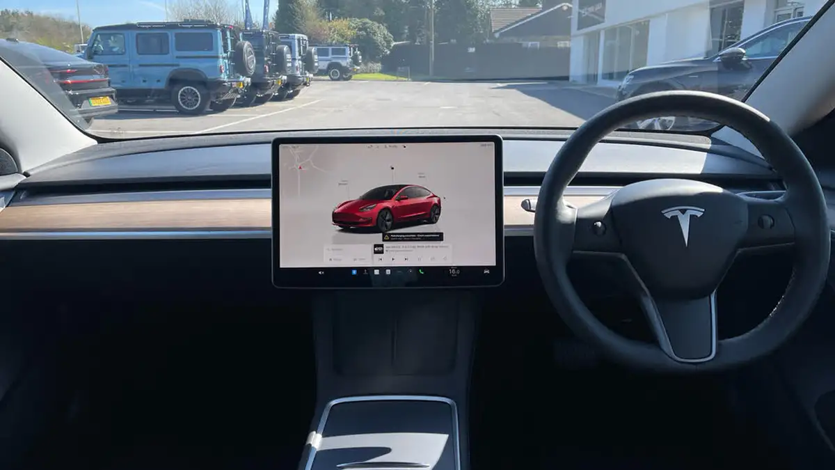 2022-tesla-model-3-e-long-range-big-13