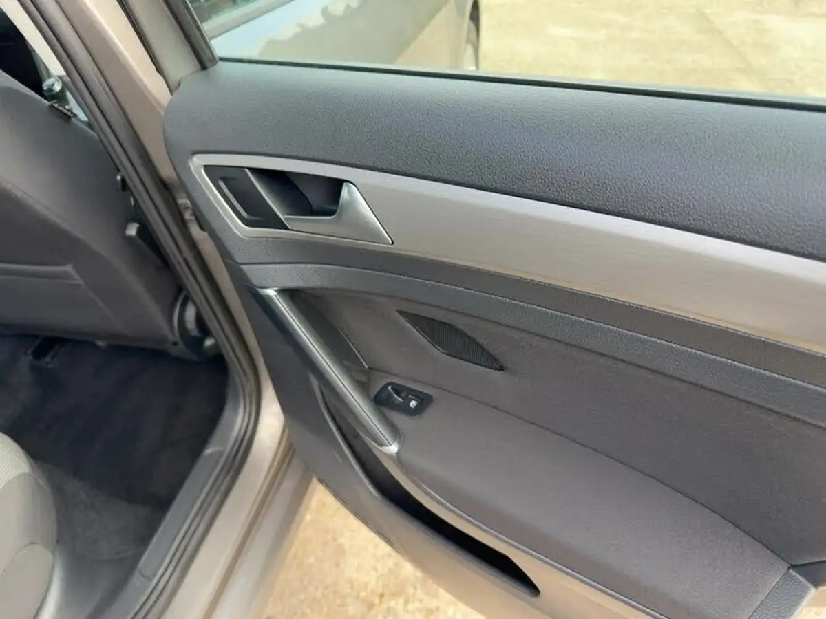 2016-volkswagen-golf-14-tsi-match-edition-estate-5d-big-23