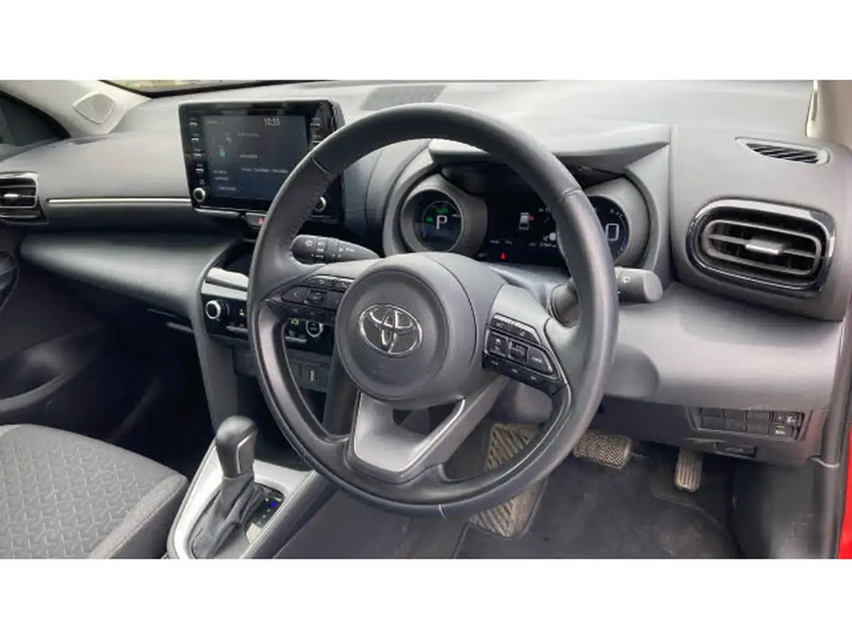 2023-toyota-yaris-cross-15-vvt-i-icon-big-5