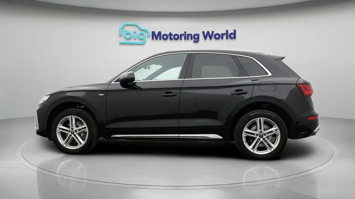 2021-audi-q5-20-50-tfsi-e-s-line-station-wagon-big-3