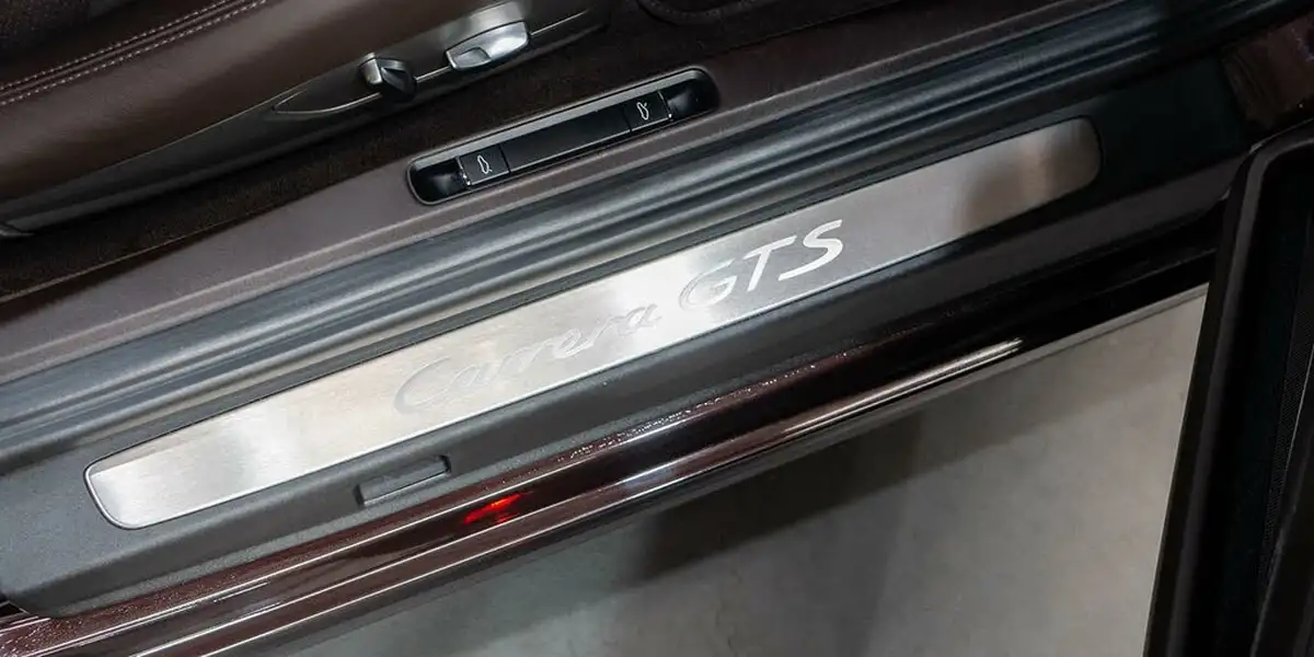 2015-porsche-911-38-carrera-gts-coupe-big-22