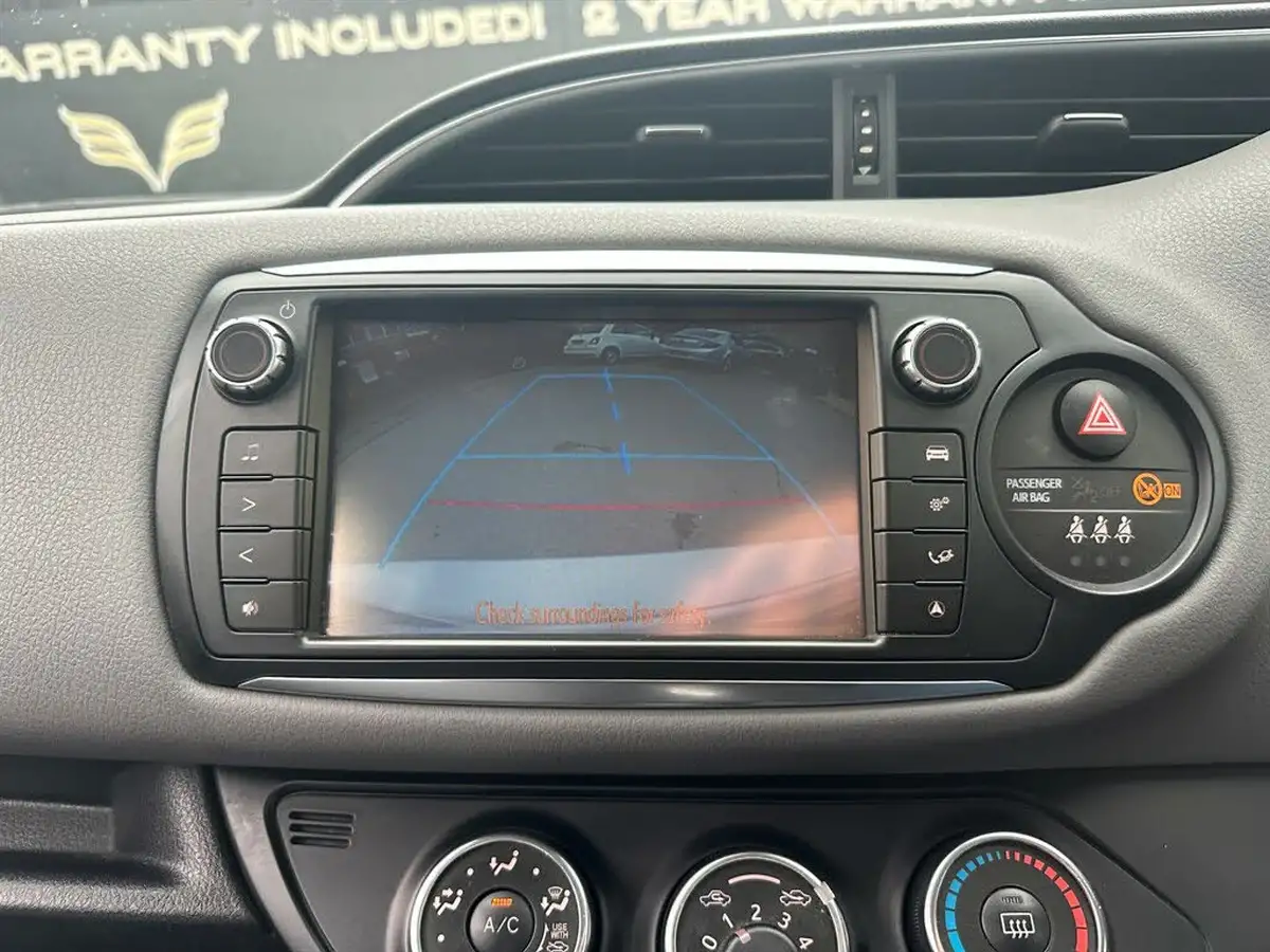 2014-toyota-yaris-133-icon-5d-big-19
