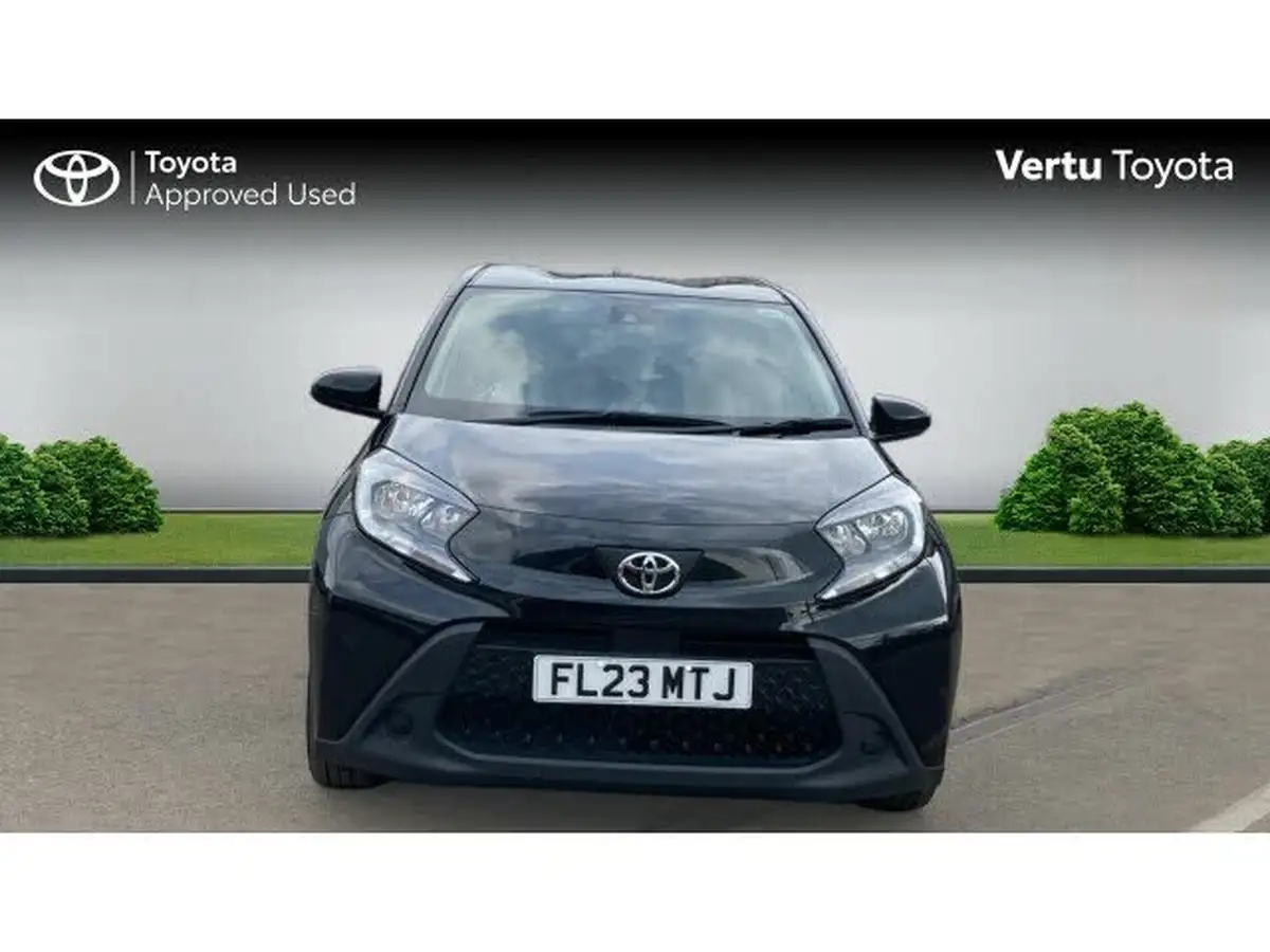 2023-toyota-aygo-x-10-vvt-i-pure-cvt-big-14