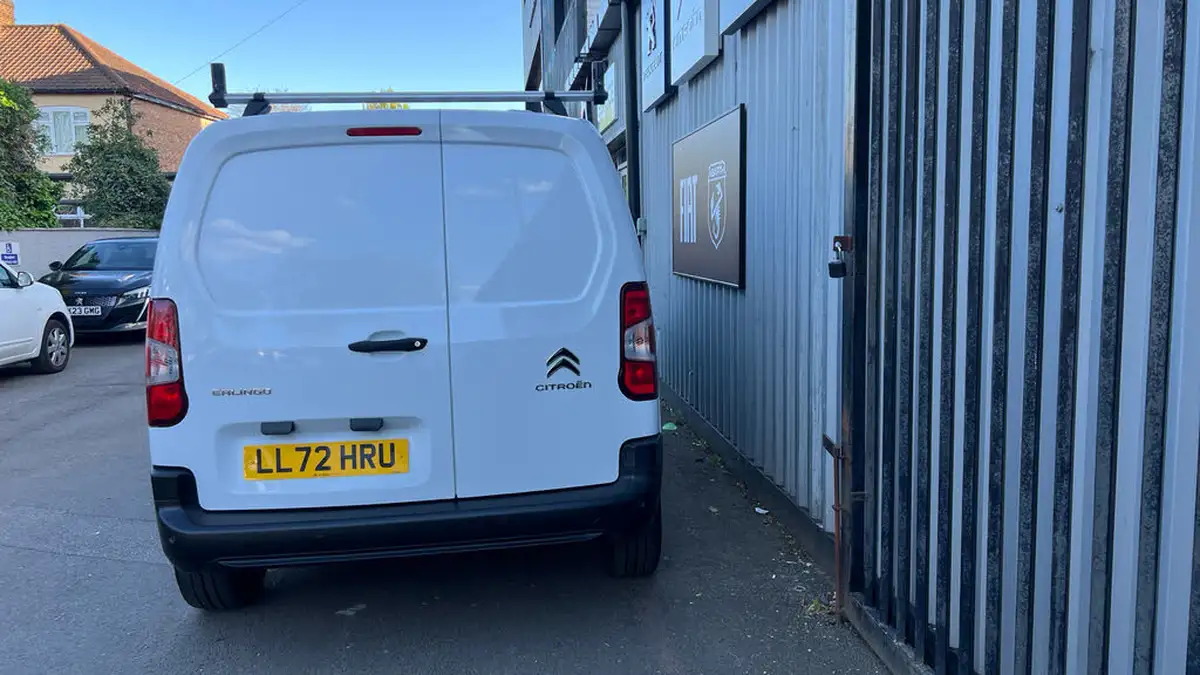 2021-citroen-berlingo-15bluehdi-1000-enterprise-130pseu6dt-e-ss-panel-eat8-auto-big-8
