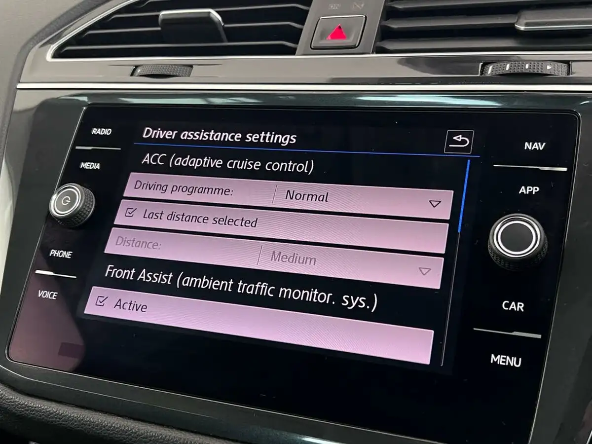 2018-volkswagen-tiguan-20tdi-se-navigation-150ps-ss-dsg-big-28