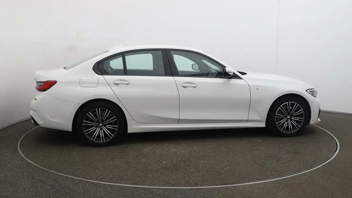 2020-bmw-3-series-20-330e-m-sport-saloon-4d-big-42