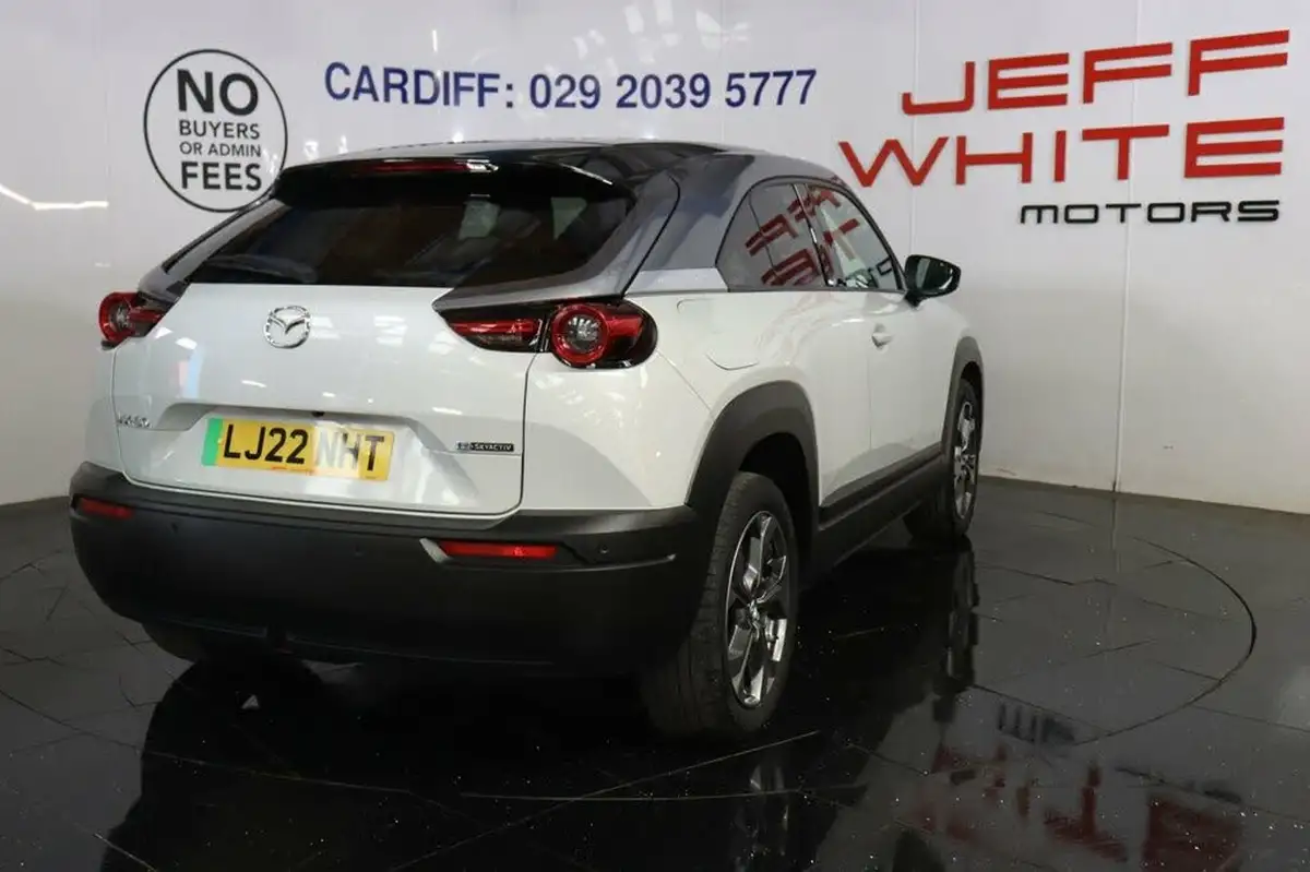 2022-mazda-mx-30-e-first-edition-big-4