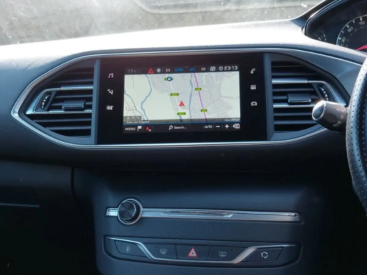 2018-peugeot-308-12-puretech-gt-line-big-9