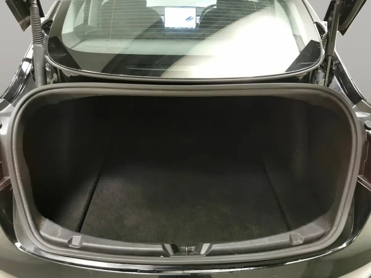 2020-tesla-model-3-e-long-range-big-32