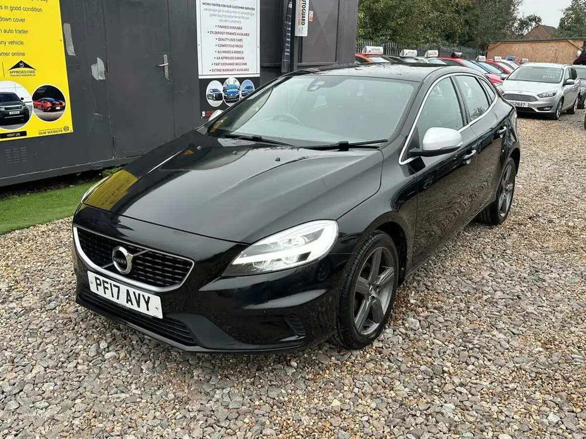2017-volvo-v40-20td-d2-r-design-nav-plus-big-5