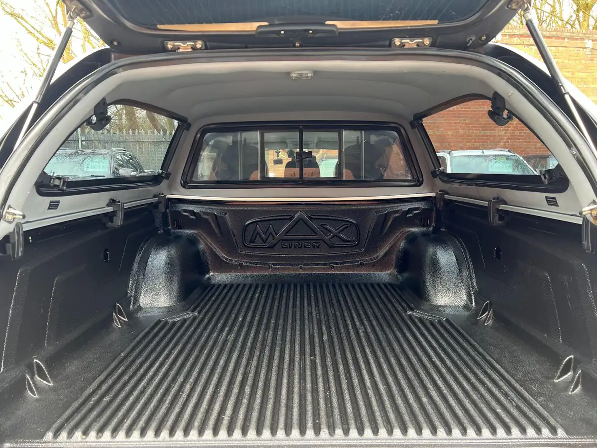 2014-mitsubishi-l200-25td-barbarian-auto-big-35