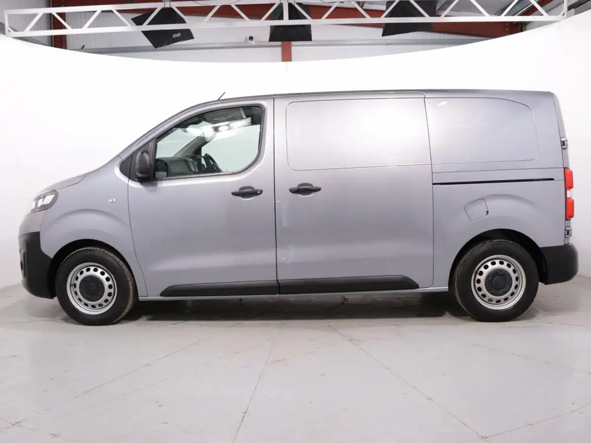 2022-vauxhall-vivaro-15td-2700-l1h1-dynamic-120pseu6d-big-3