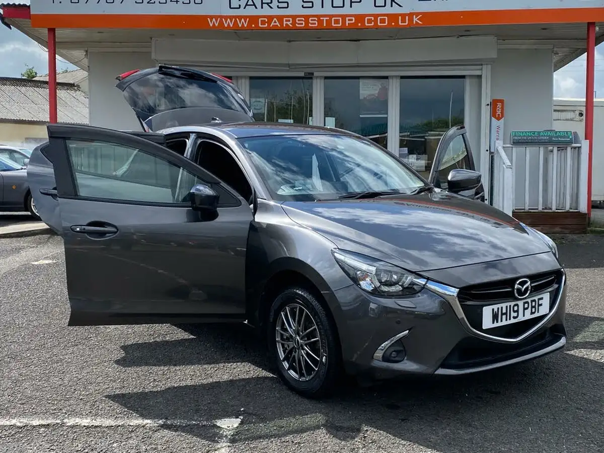 2019-mazda-mazda2-big-23