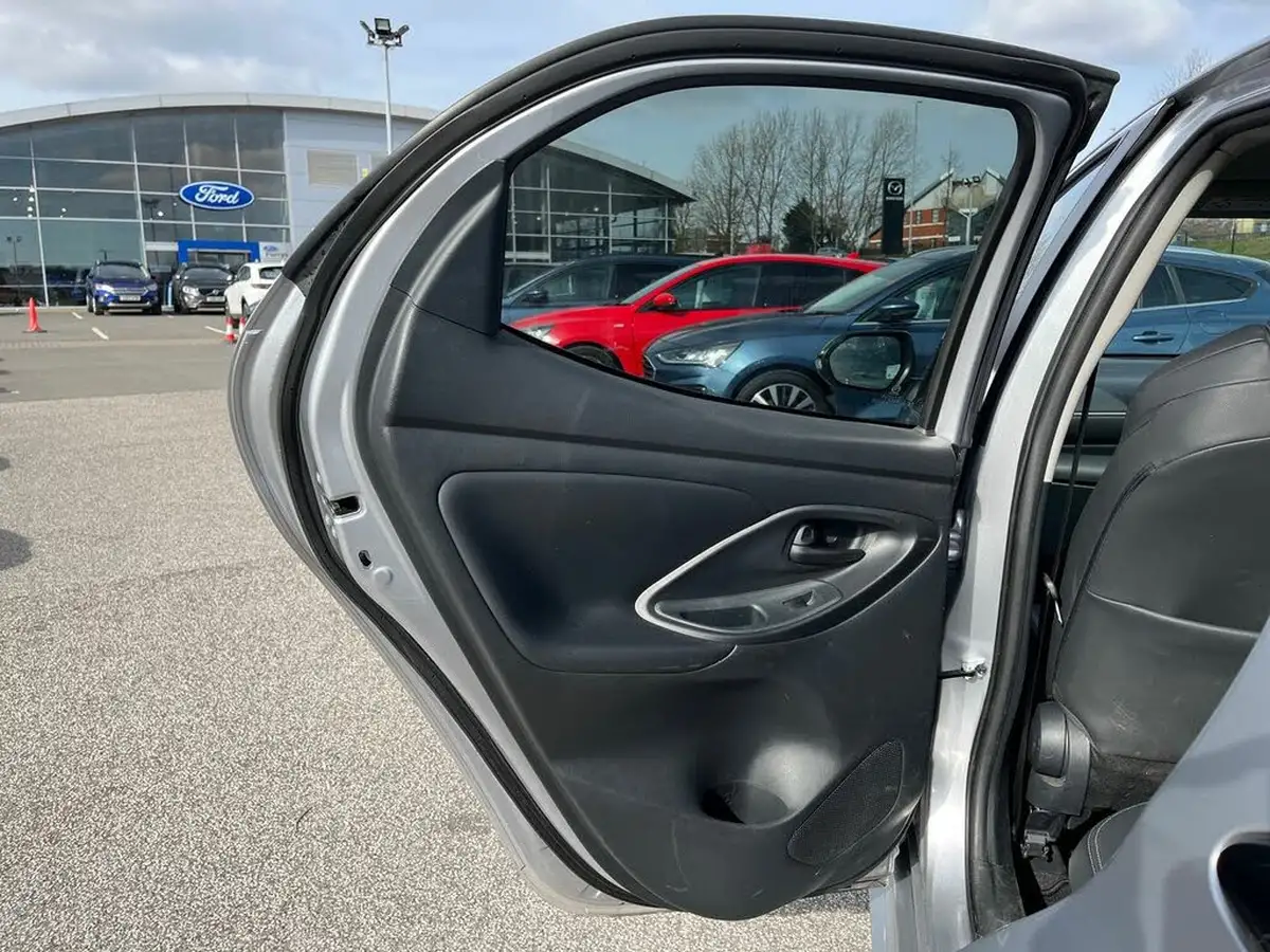 2023-mazda-mazda2-15-select-big-30