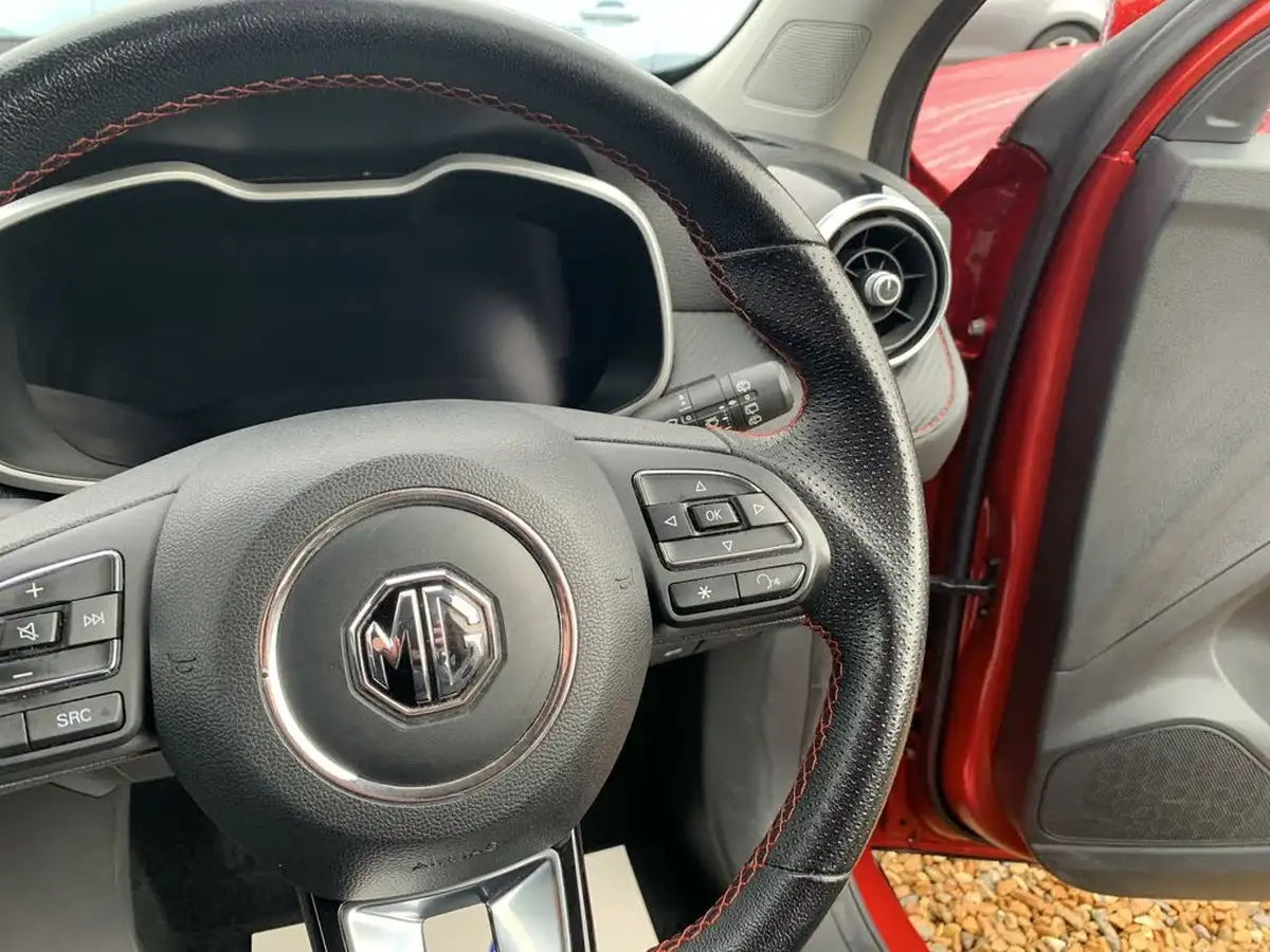 2021-mg-zs-suv-15-vti-tech-exclusive-big-13