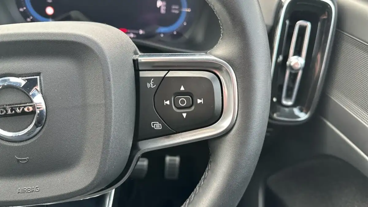 2021-volvo-xc40-e-twin-recharge-plus-big-18