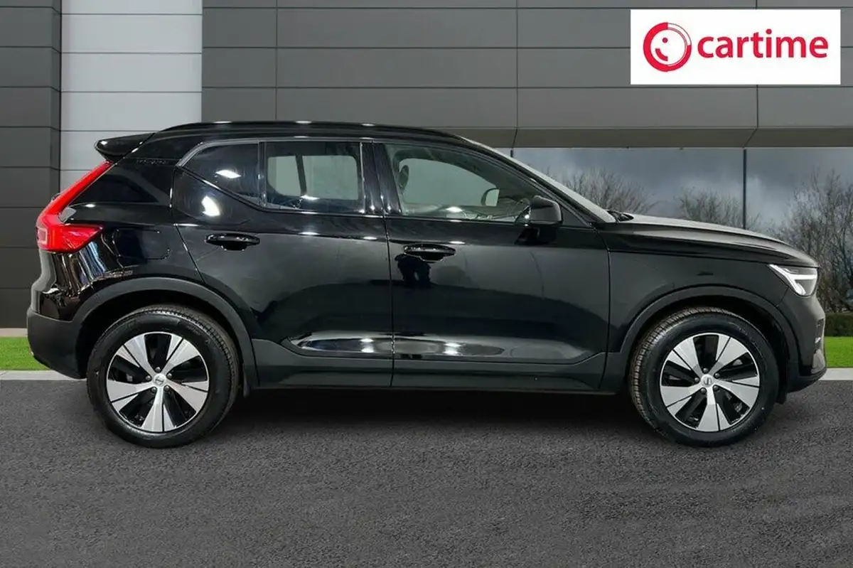 2022-volvo-xc40-15-t4-plus-big-1