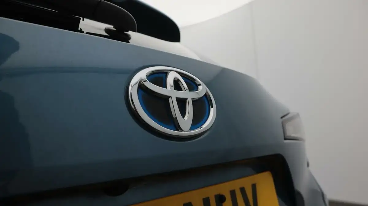 2022-toyota-corolla-18-vvt-i-excel-120bhp-trk-touring-sports-big-22