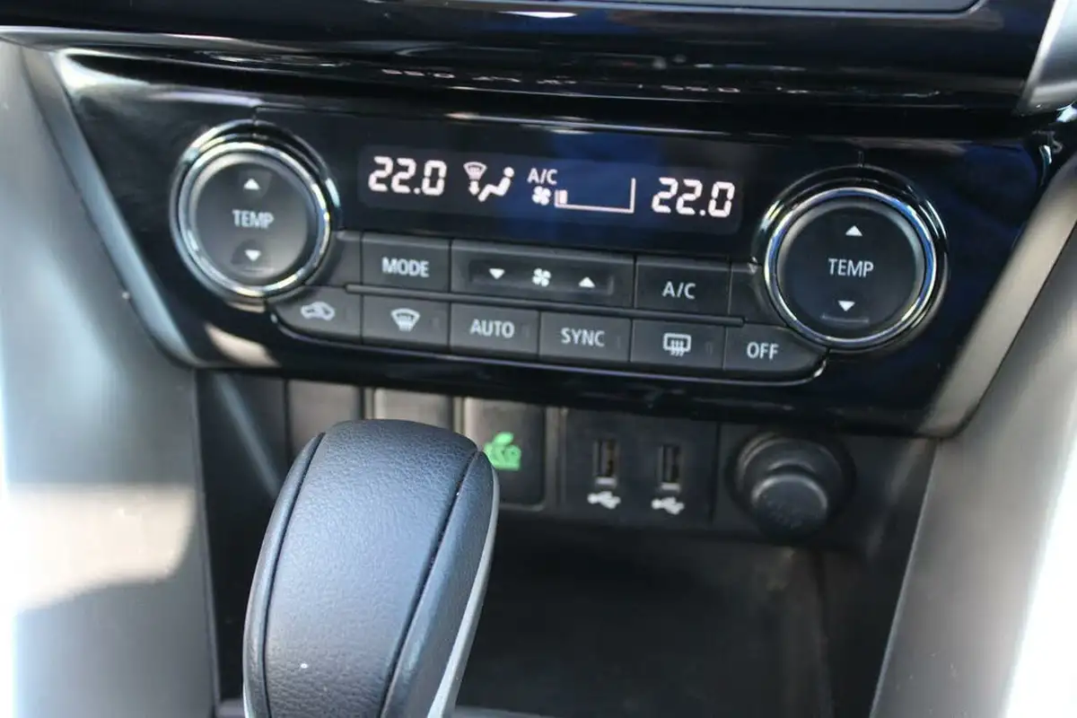 2018-mitsubishi-eclipse-cross-15-4-auto-big-18