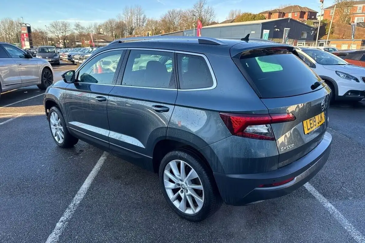 2019-skoda-karoq-15-tsi-se-l-big-43