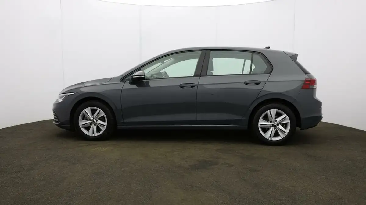 2022-volkswagen-golf-15-tsi-life-150ps-hatchback-big-3