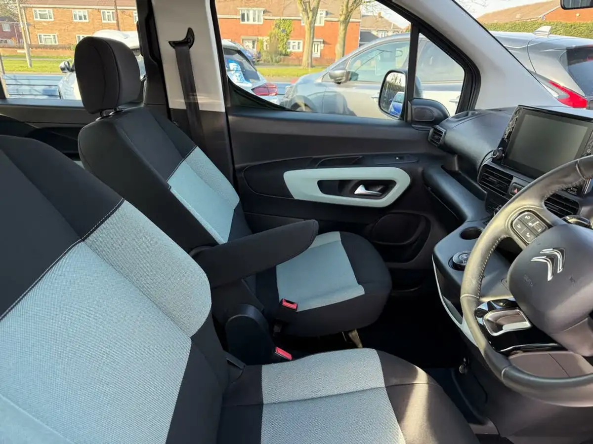 2019-citroen-berlingo-15bluehdi-flair-m-size-130ps-eat8-big-16