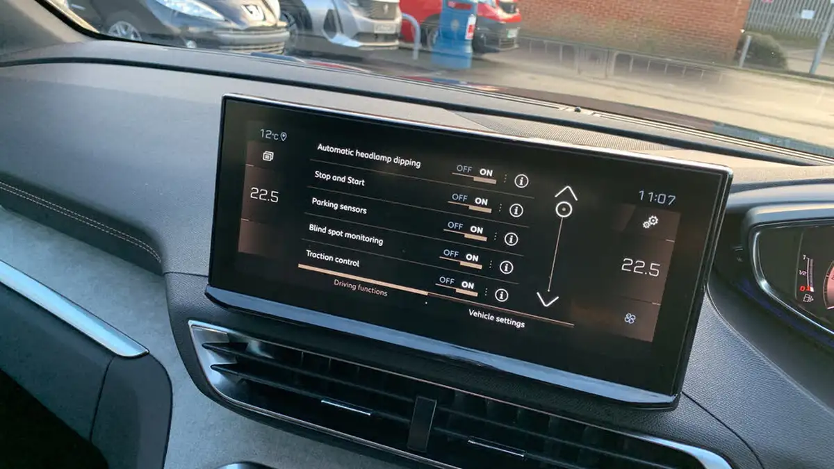 2021-peugeot-3008-suv-12-puretech-gt-big-29