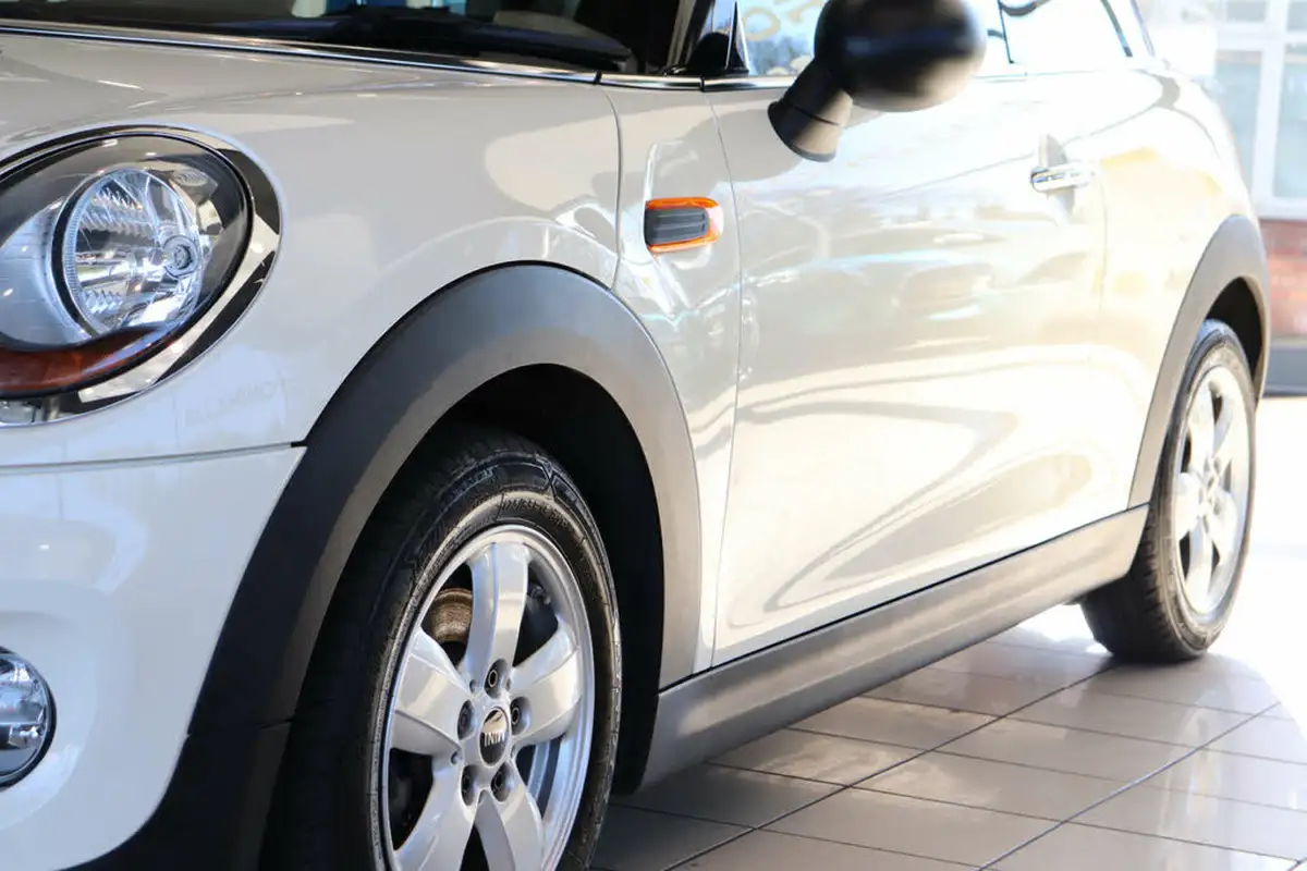 2017-mini-cooper-12-one-3d-big-61