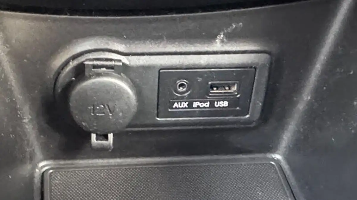 2011-kia-venga-16-2-auto-big-24