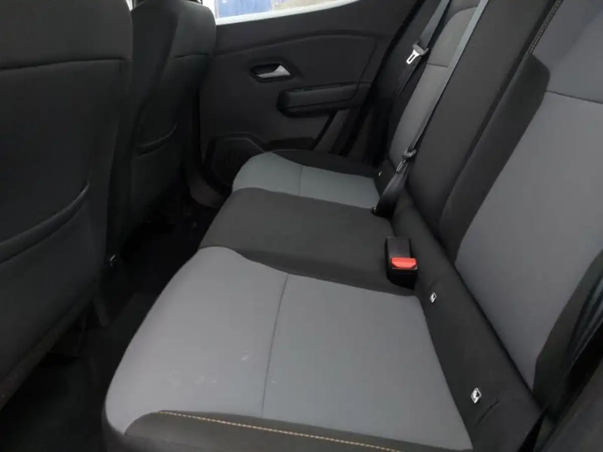 2024-dacia-sandero-stepway-10-tce-extreme-90bhp-big-5