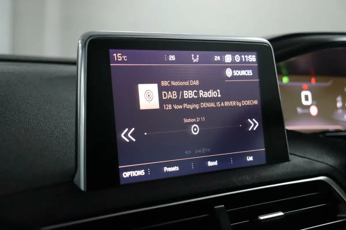 2019-peugeot-3008-suv-12-puretech-gt-line-premium-big-38
