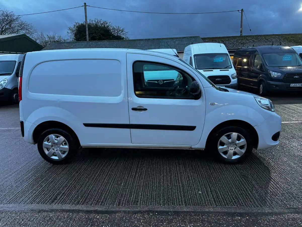 2019-renault-kangoo-15td-ml19-energy-dci-90-business-panel-big-8