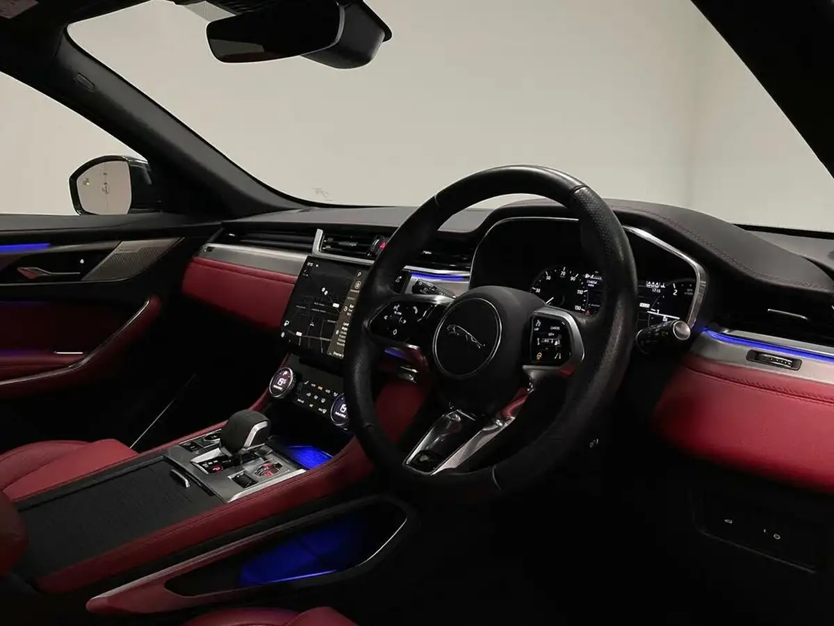 2022-jaguar-f-pace-20-d200-r-dynamic-se-big-15