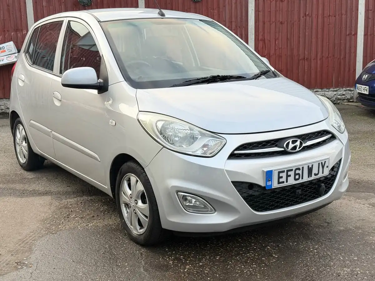 2011-hyundai-i10-12-active-big-2