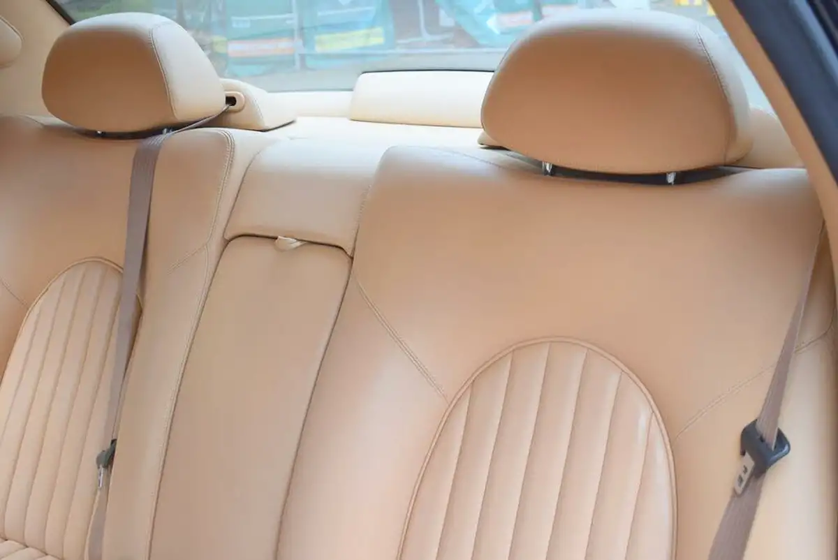 2000-bentley-arnage-68-red-label-big-35