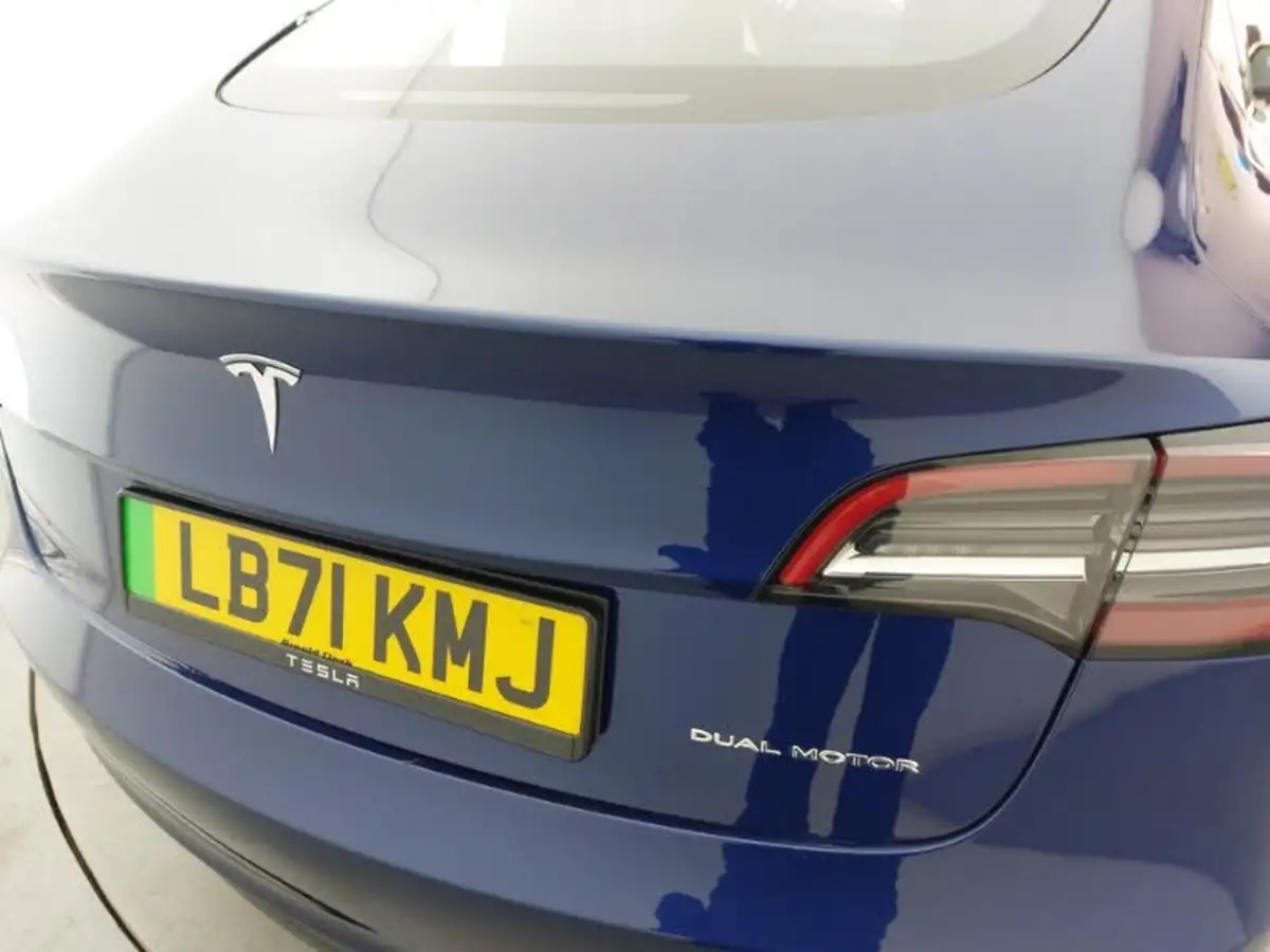 2021-tesla-model-3-e-long-range-awd-big-14