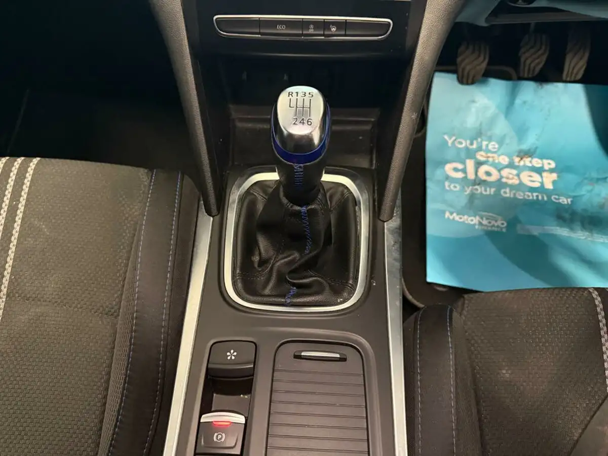 2019-renault-megane-13-tce-gt-line-hatchback-big-24