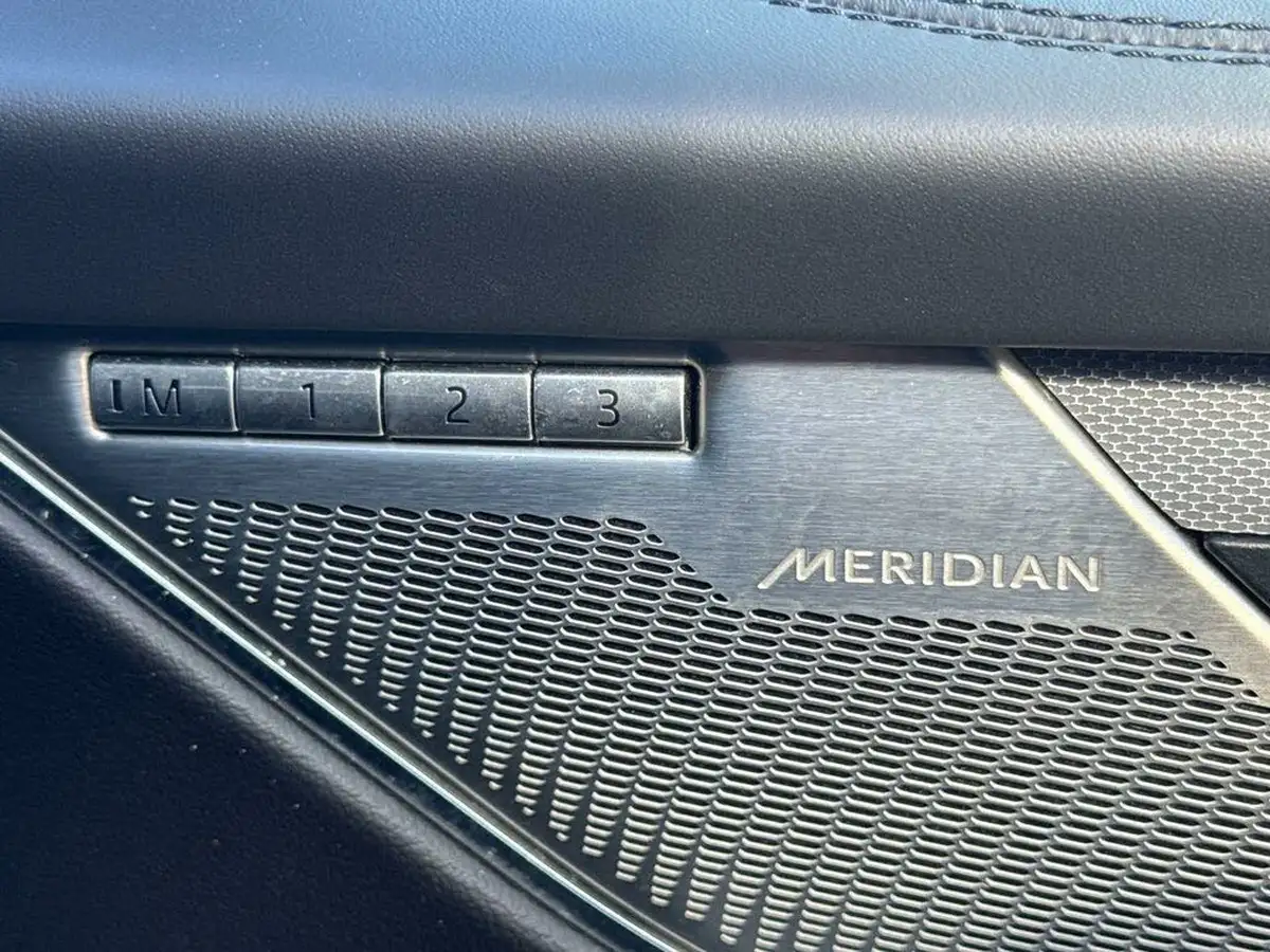 2021-jaguar-f-pace-50-v8-svr-big-23