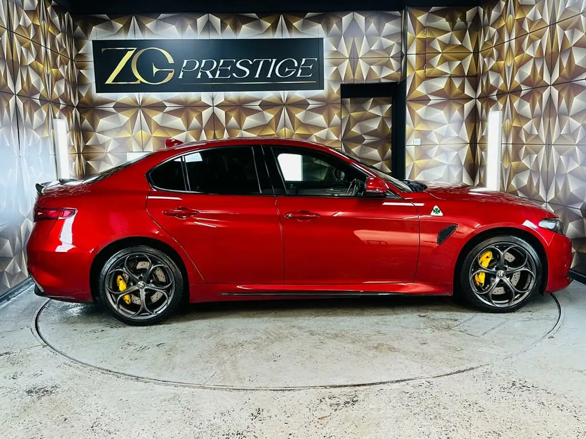 2018-alfa-romeo-giulia-29-biturbo-quadrifoglio-big-6