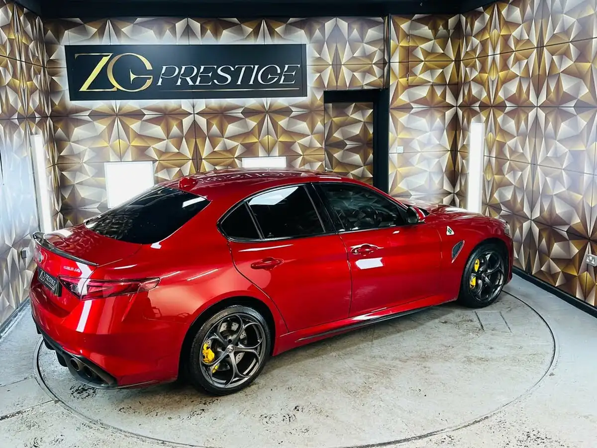 2018-alfa-romeo-giulia-29-biturbo-quadrifoglio-big-25