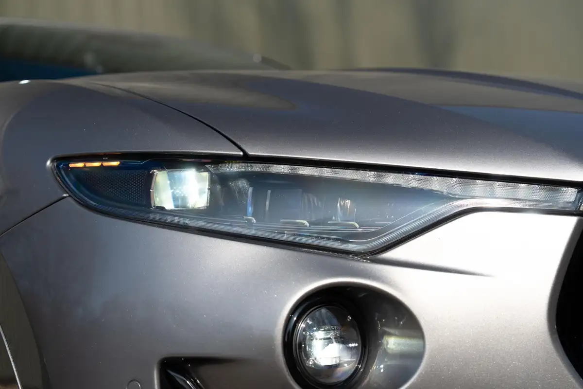 2021-maserati-levante-30-gransport-big-56