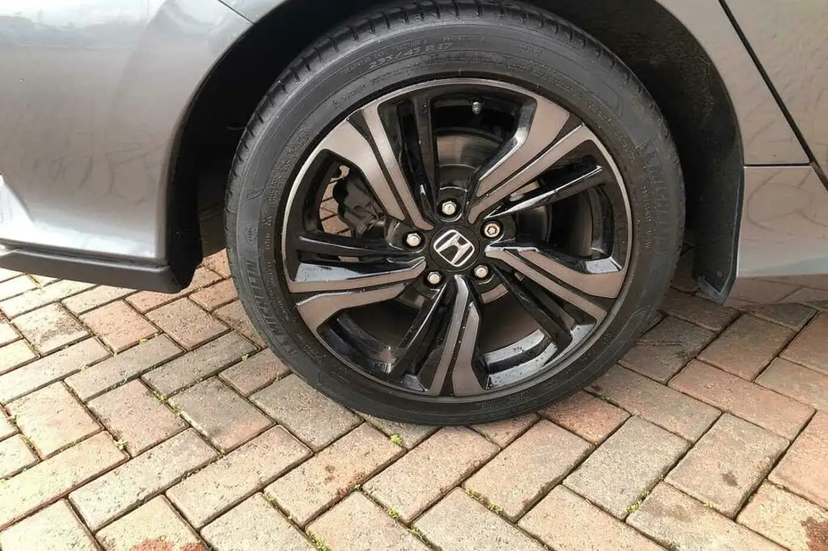 2019-honda-civic-10-vtec-turbo-sr-hatchback-5d-big-8