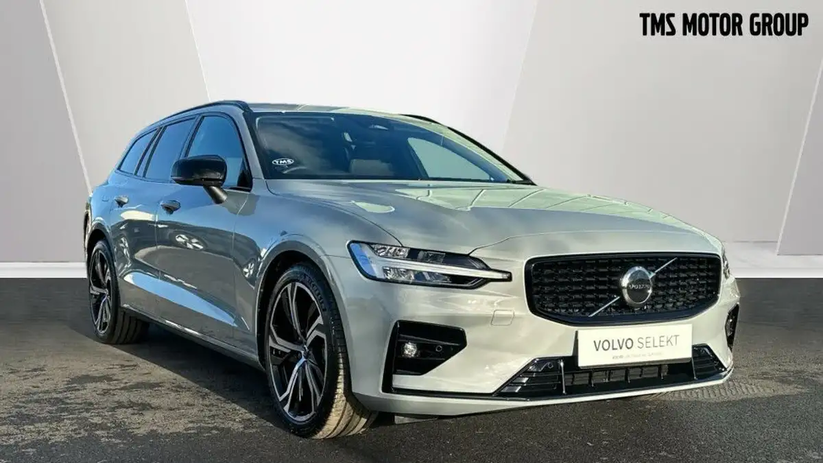 2024-volvo-v60-20-b4-plus-station-wagon-big-0