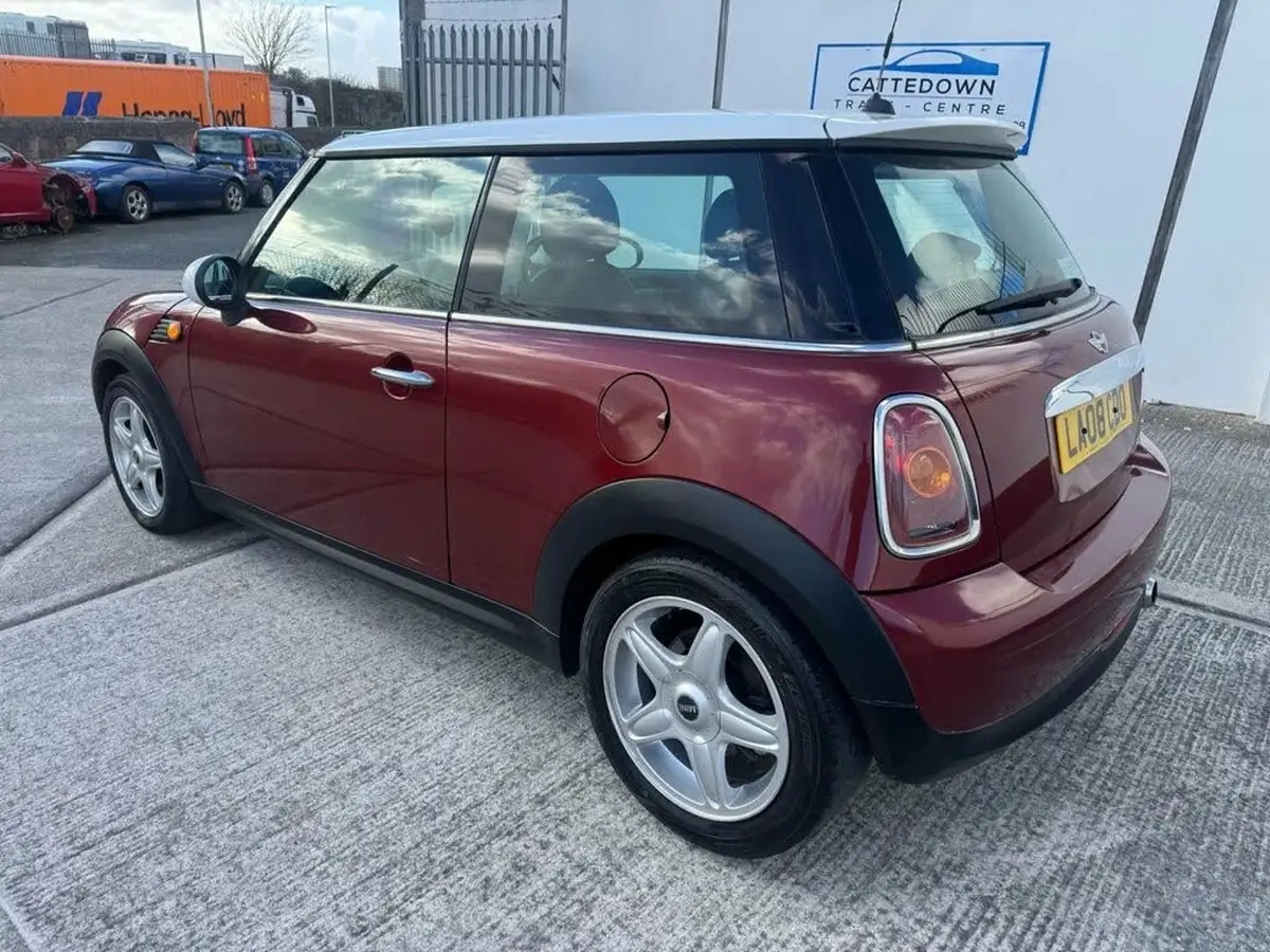 2008-mini-cooper-16-cooper-120bhp-hatchback-3d-big-2